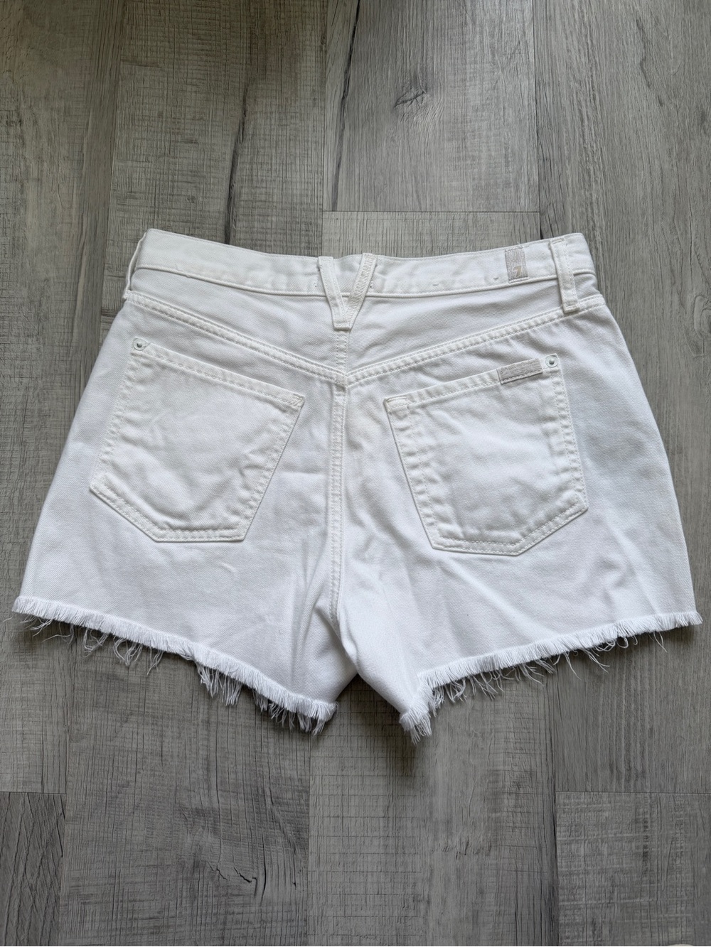 7 for All Mankind Shorts - Picture 2 of 6